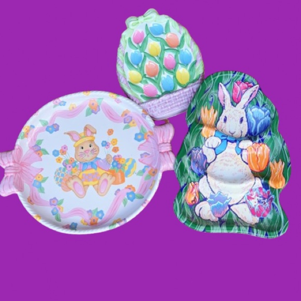 Vintage Easter Bunny Plastic Trio - Devider Plate Egg Plate Large Bunny Bow Tray
